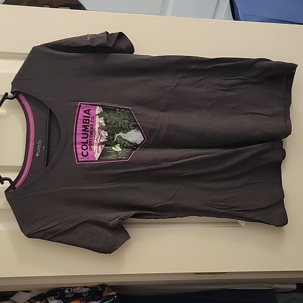 Columbia T-shirt